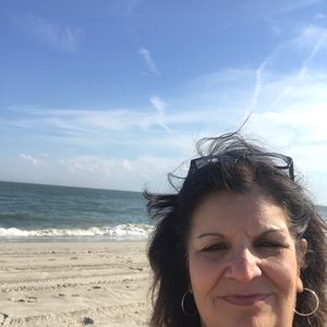 Meet your Posher, Leonor